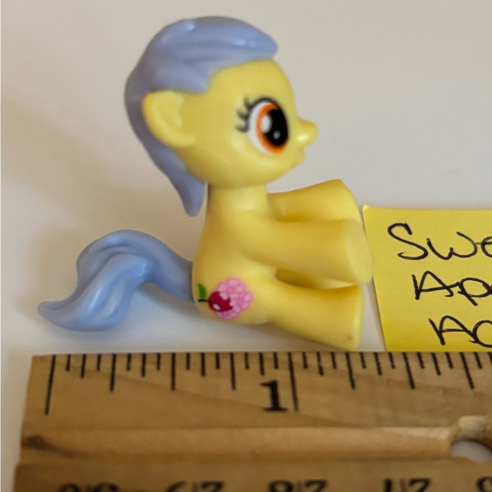 Sweet Apple Acres 1β My Little Pony Toy Mini fig collectible